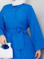 Maxikleid mit Taillengürtel