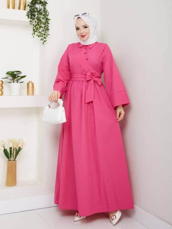 Maxikleid mit Taillengürtel