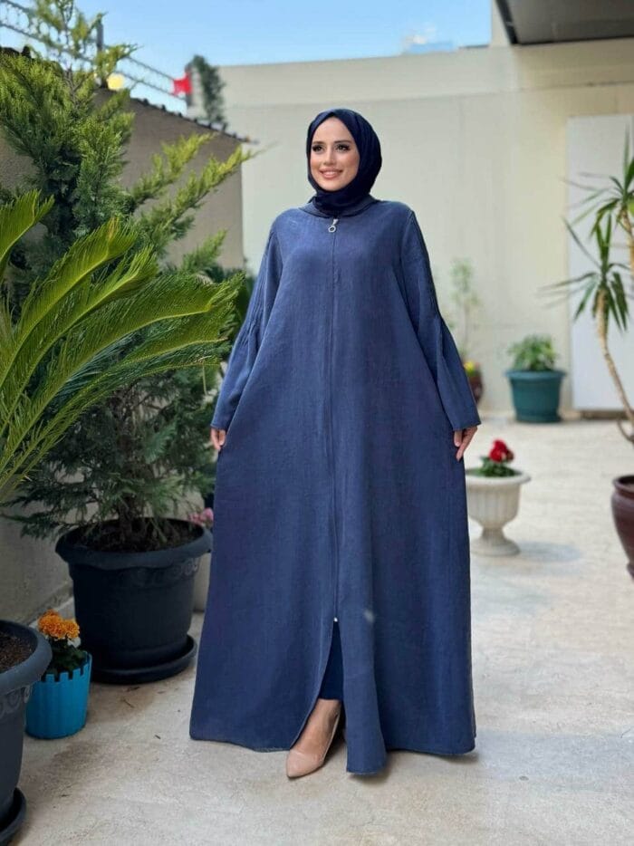 Schlichte Jeansblaue Abaya mit Faltenärmeln und Kapuze – Bild 2