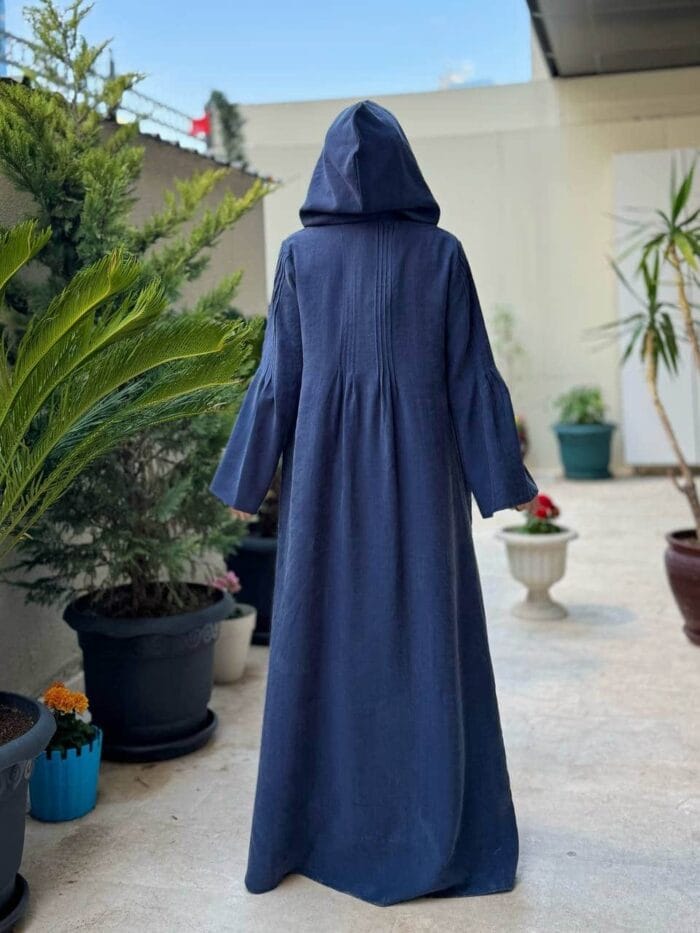 Schlichte Jeansblaue Abaya mit Faltenärmeln und Kapuze – Bild 6
