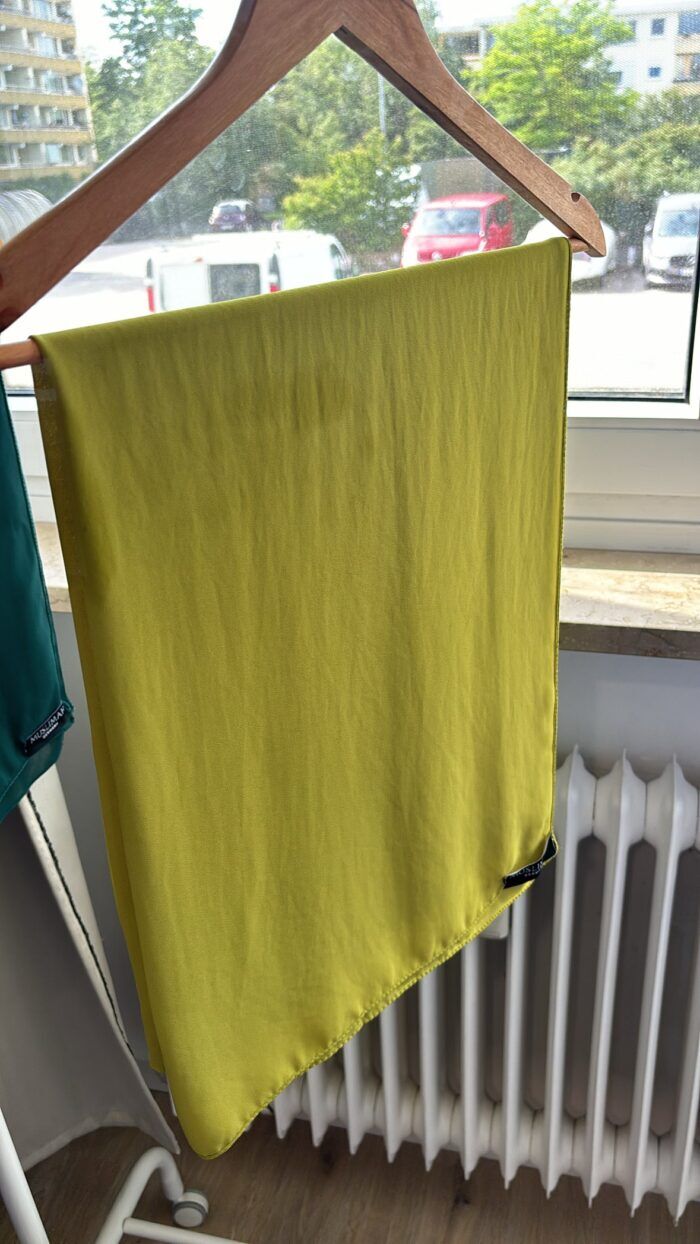 Golden Green - Image 1